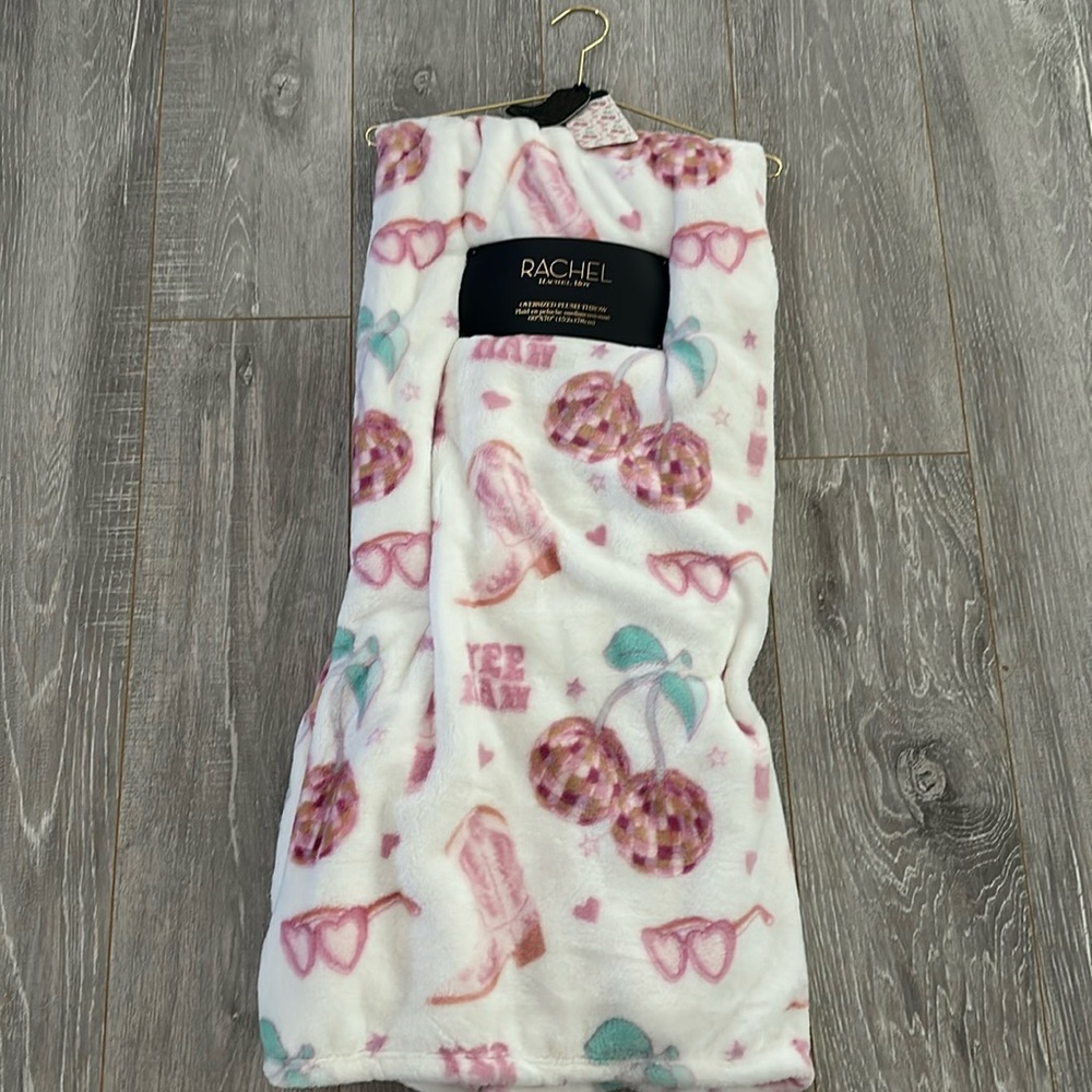 Rachel Roy Oversized Plush Throw 60”x70”